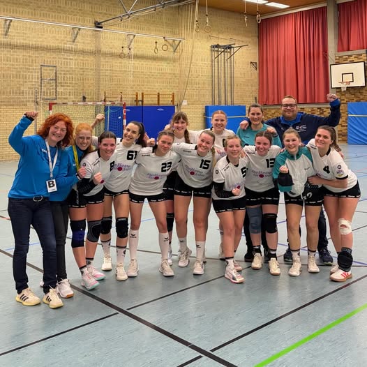 Damen Handball I: HSV Hochfranken vs. TSV Weitramsdorf (12:11) 19:24
